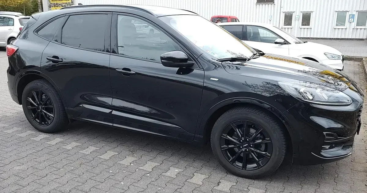 Gebraucht Ford Kuga ST-Line 120 PS (88 kW) 2021 Schwarz SUV