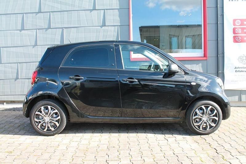 Gebraucht Smart ForFour Pure 71 PS (52 kW) 2017 Schwarz Kleinwagen