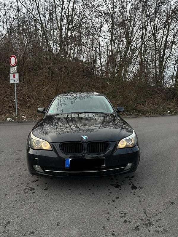 Gebraucht BMW 525 197 PS (144 kW) 2009 Schwarz Limousine