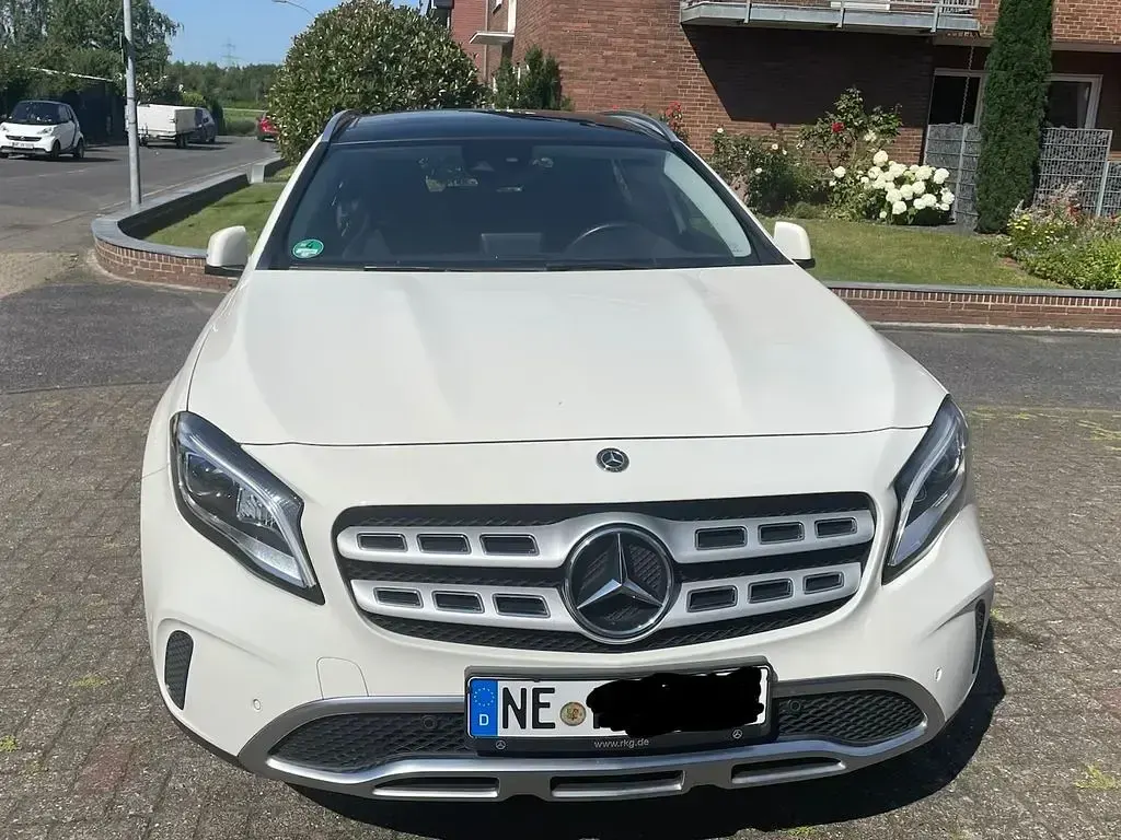 Gebraucht Mercedes GLA200 156 PS (114 kW) 2017 Weiß SUV