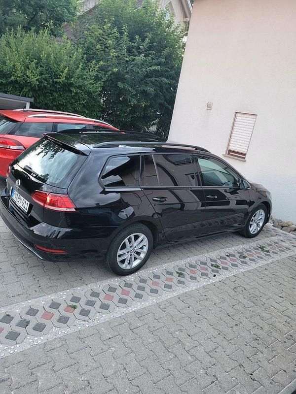 Schwarz Gebraucht 2019 VW Golf VII Comfortline Kombi | 11.600 € (Superpreis) - Bild 1/4