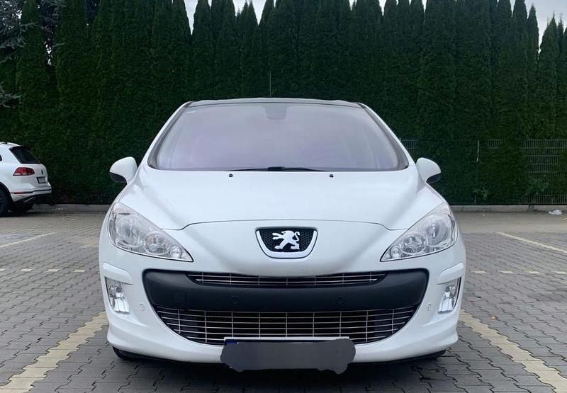 Weiß Gebraucht 2008 Peugeot 308 Premium Limousine | 2.799 € (Fairer Preis) - Bild 1/4