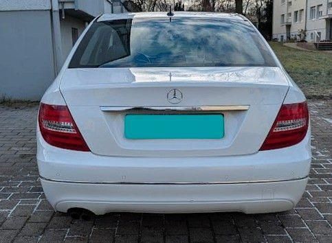 Gebraucht Mercedes C180 Avantgarde 156 PS (114 kW) 2013 Weiß Limousine