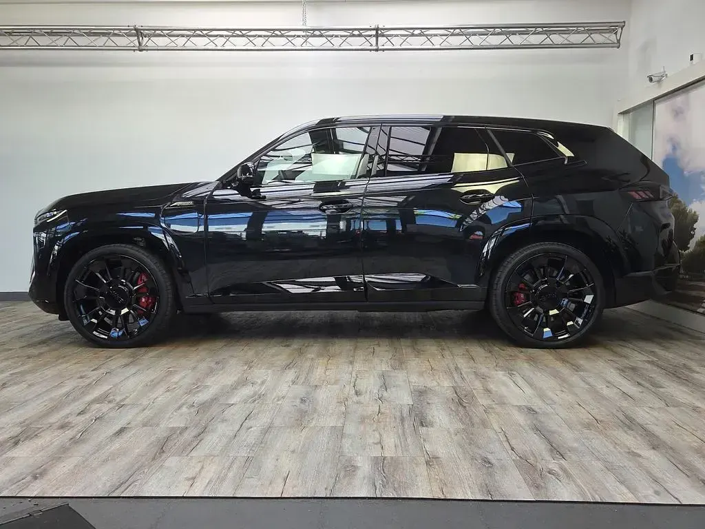 Używany BMW XM Performance 476 KM (350 kW) 2025 Czarny SUV