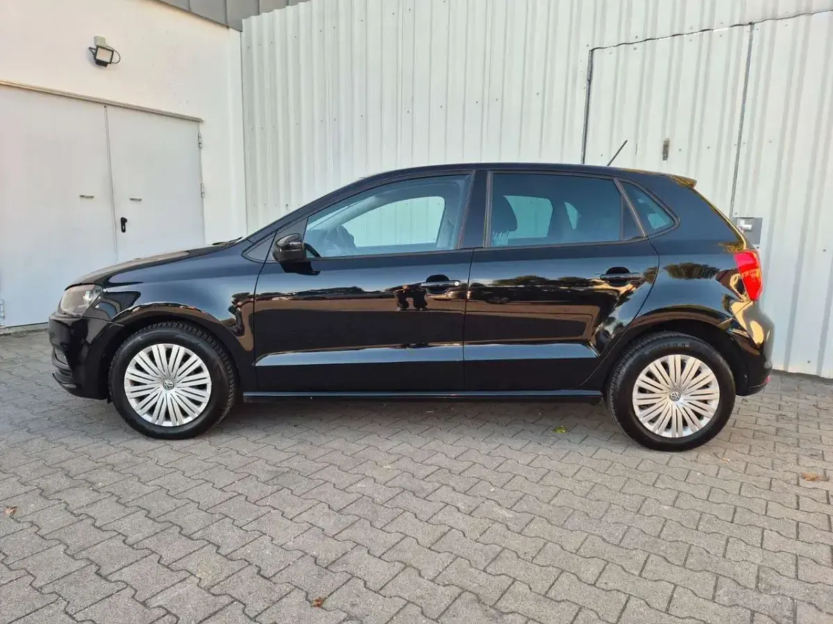 Gebraucht VW Polo Trendline 60 PS (44 kW) 2016 Schwarz Limousine