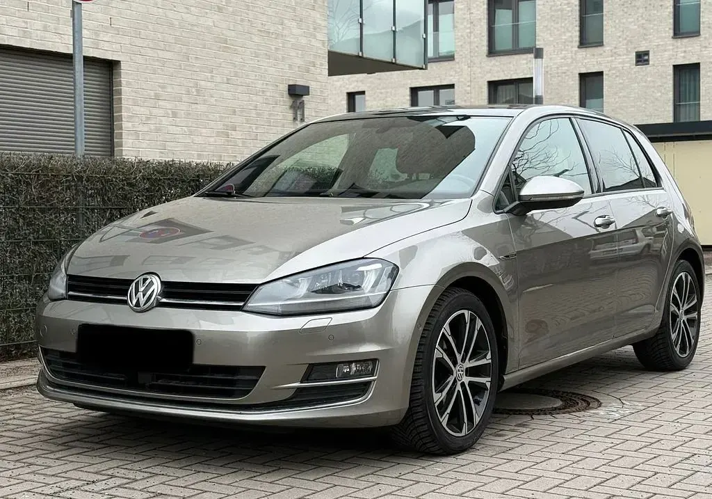 Gebraucht VW Golf VII Edition 150 PS (110 kW) 2015 Braun Limousine