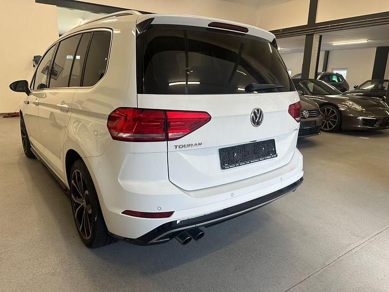 Gebraucht VW Touran Highline 150 PS (110 kW) 2018 Weiß Van / Kleinbus