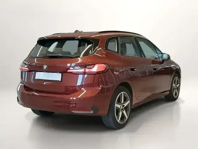 Gebraucht BMW 218 Active Tourer Comfort Edition 136 PS (100 kW) 2025 Piemont rot Van / Kleinbus