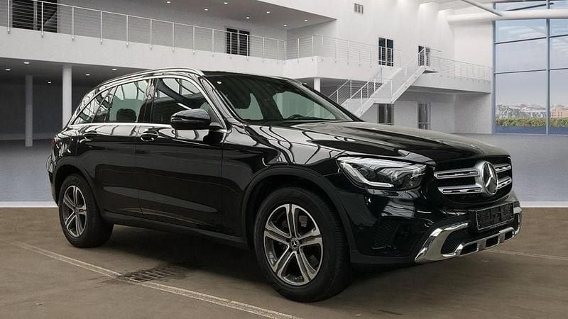 Obsidianschwarz Gebraucht 2020 Mercedes GLC220 SUV | 33.900 € (Guter Preis) - Bild 1/4