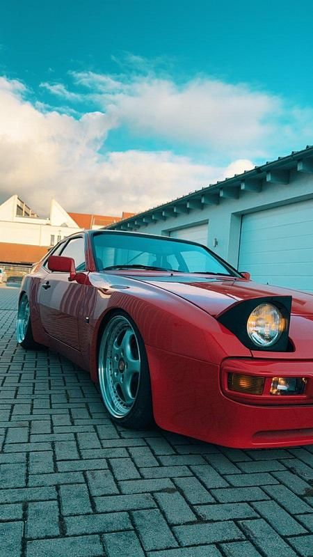Rot Gebraucht 1982 Porsche 944 Coupé | 27.990 € - Bild 1/4
