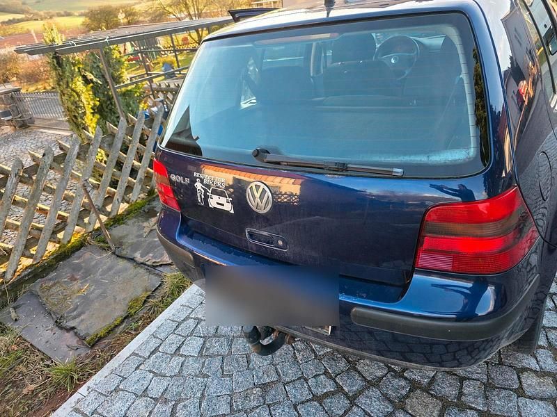 Gebraucht VW Golf IV 75 PS (55 kW) 2002 Blau Kleinwagen