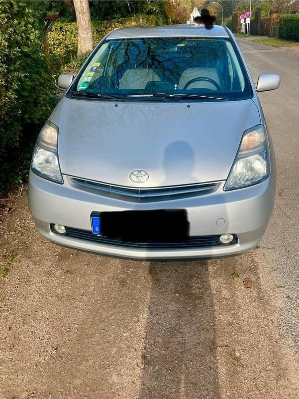 Silber Gebraucht 2007 Toyota Prius Limousine | 4.400 € (Etwas zu teuer) - Bild 1/4