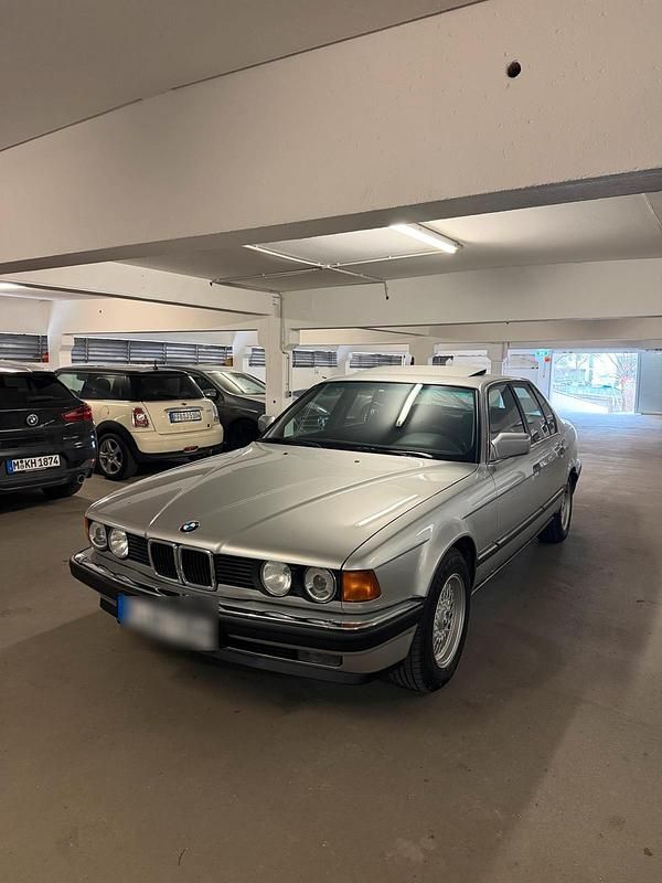 Gebraucht BMW 735 211 PS (155 kW) 1990 Silber Limousine