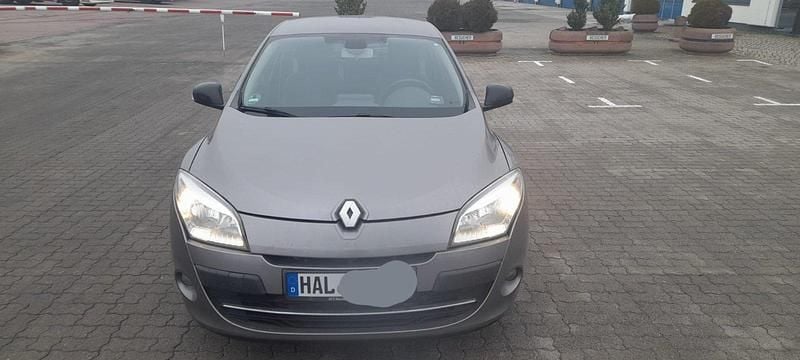 Gebraucht Renault Mégane Bose Edition 130 PS (95 kW) 2012 Silber Limousine