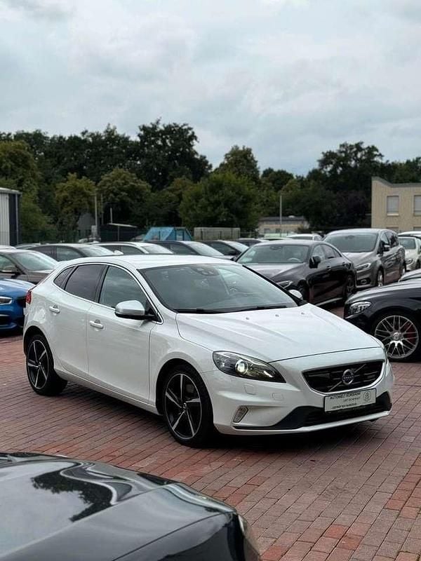 Weiß Gebraucht 2014 Volvo V40 R-Design Kombi | 10.300 € (Guter Preis) - Bild 1/3