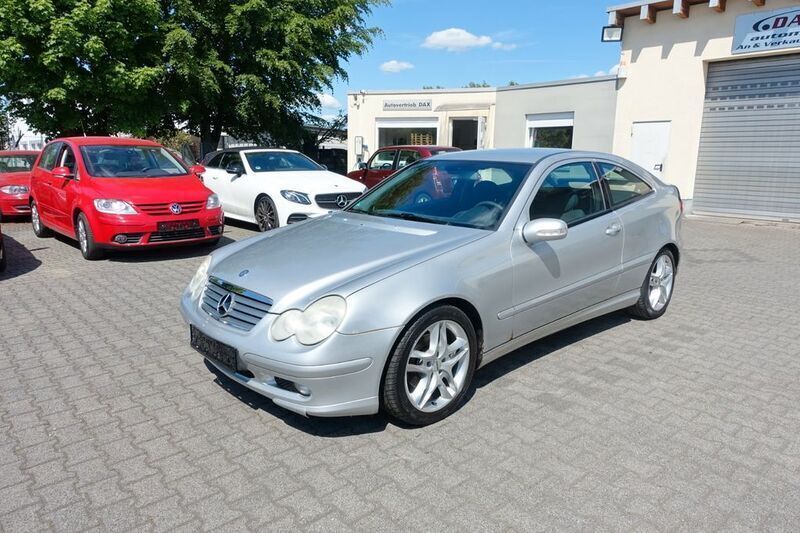 Grau Gebraucht 2001 Mercedes C200 Coupé | 990 € (Fairer Preis) - Bild 1/4