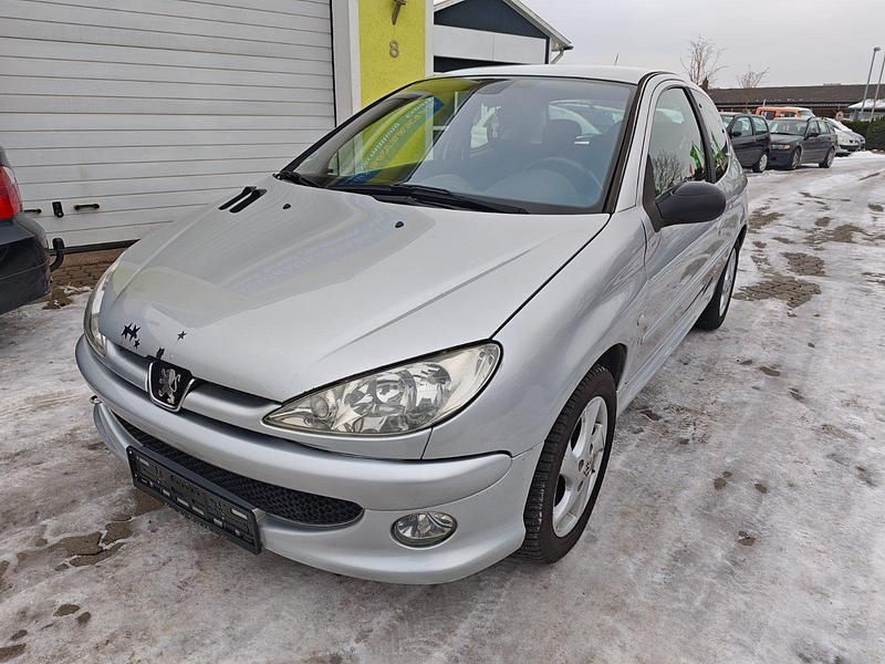 Gebraucht Peugeot 206 107 PS (78 kW) 2003 Silber Kleinwagen