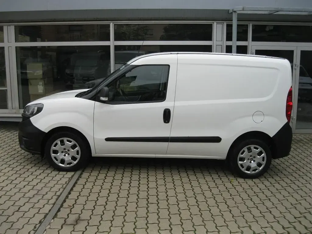 Gebraucht Fiat Doblò 95 PS (69 kW) 2021 Weiß Van / Kleinbus