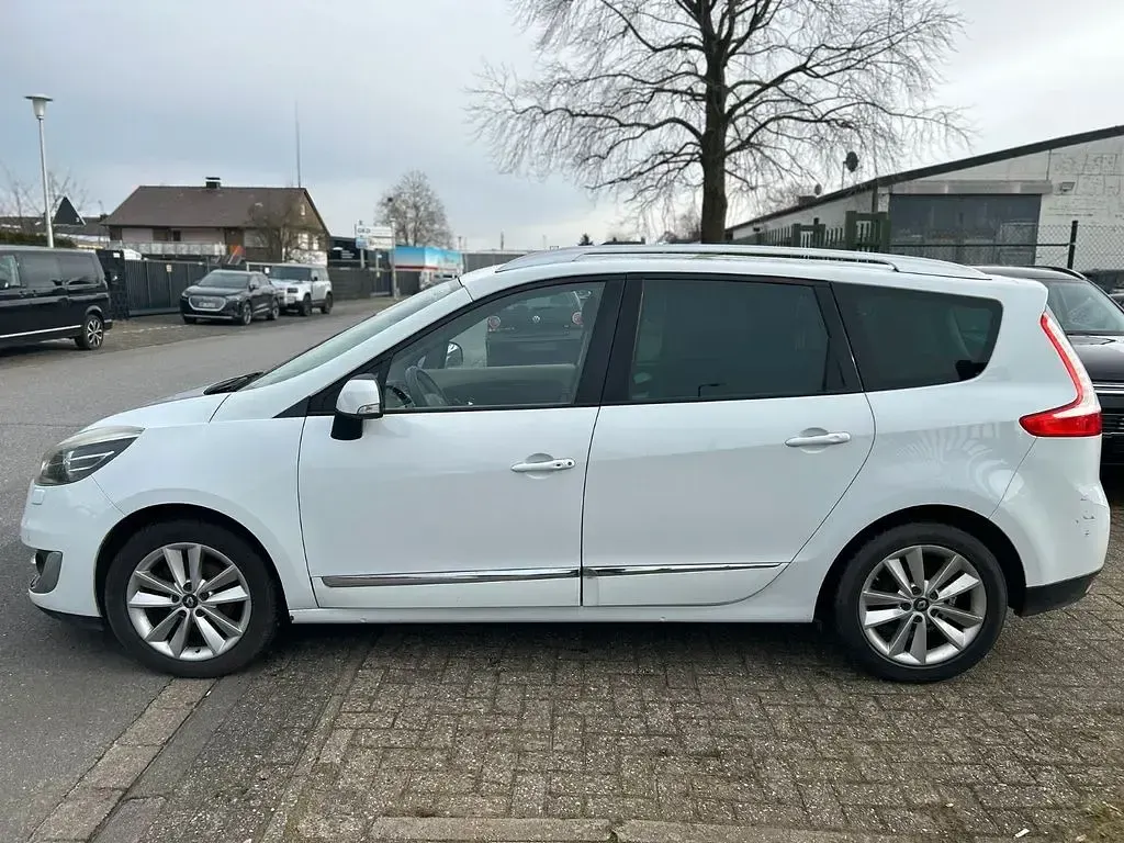 Gebraucht Renault Grand Scénic III Luxe 131 PS (96 kW) 2012 Weiß Van / Kleinbus
