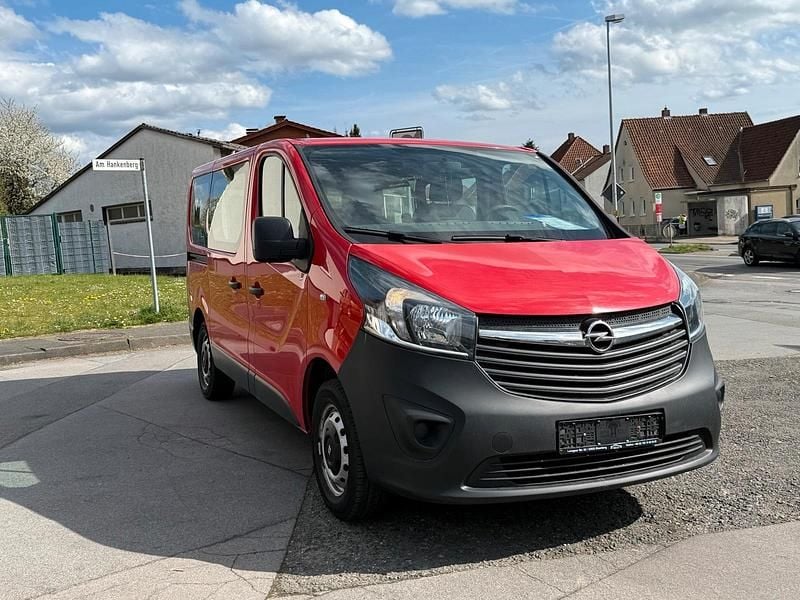Gebraucht Opel Vivaro 90 PS (66 kW) 2015 Rot Van / Kleinbus