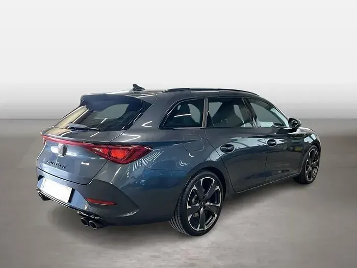 Używany Cupra Leon VZ 300 KM (220 kW) 2024 Szary Kombi