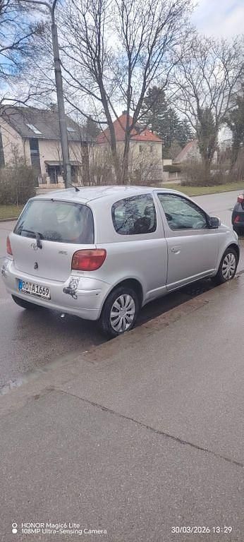Gebraucht Toyota Yaris Sol 87 PS (63 kW) 2003 Silber Limousine
