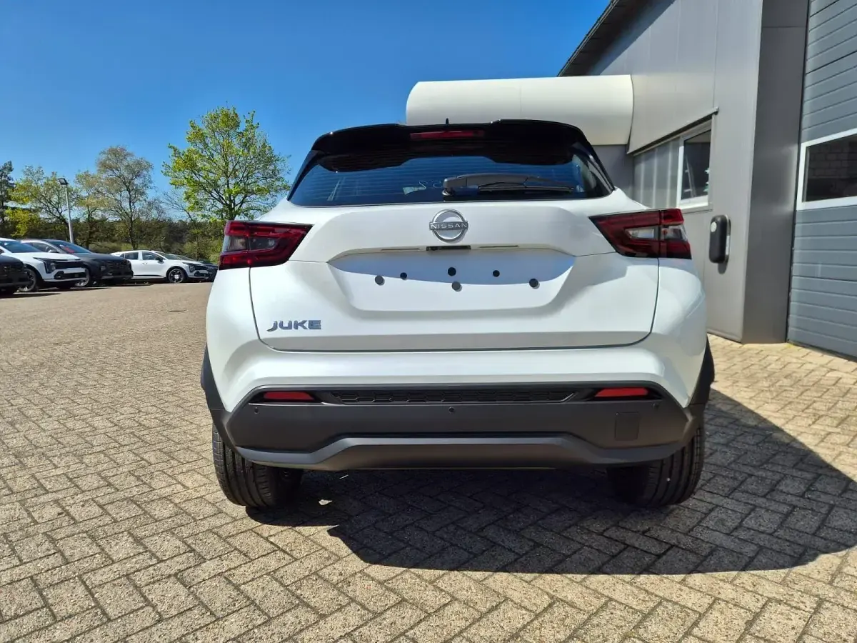 Neu Nissan Juke N-Connecta 114 PS (83 kW) 2026 Pearl white SUV