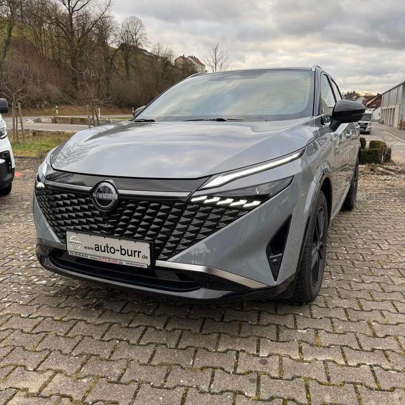 Grau Gebraucht 2024 Nissan Qashqai Tekna+ SUV | 36.490 € (Teuer) - Bild 1/4