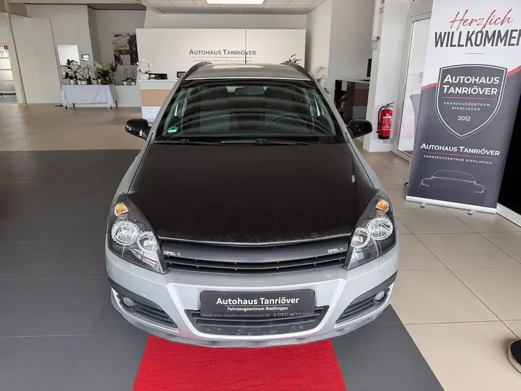 Gebraucht Opel Astra Edition 125 PS (91 kW) 2006 Silber Limousine