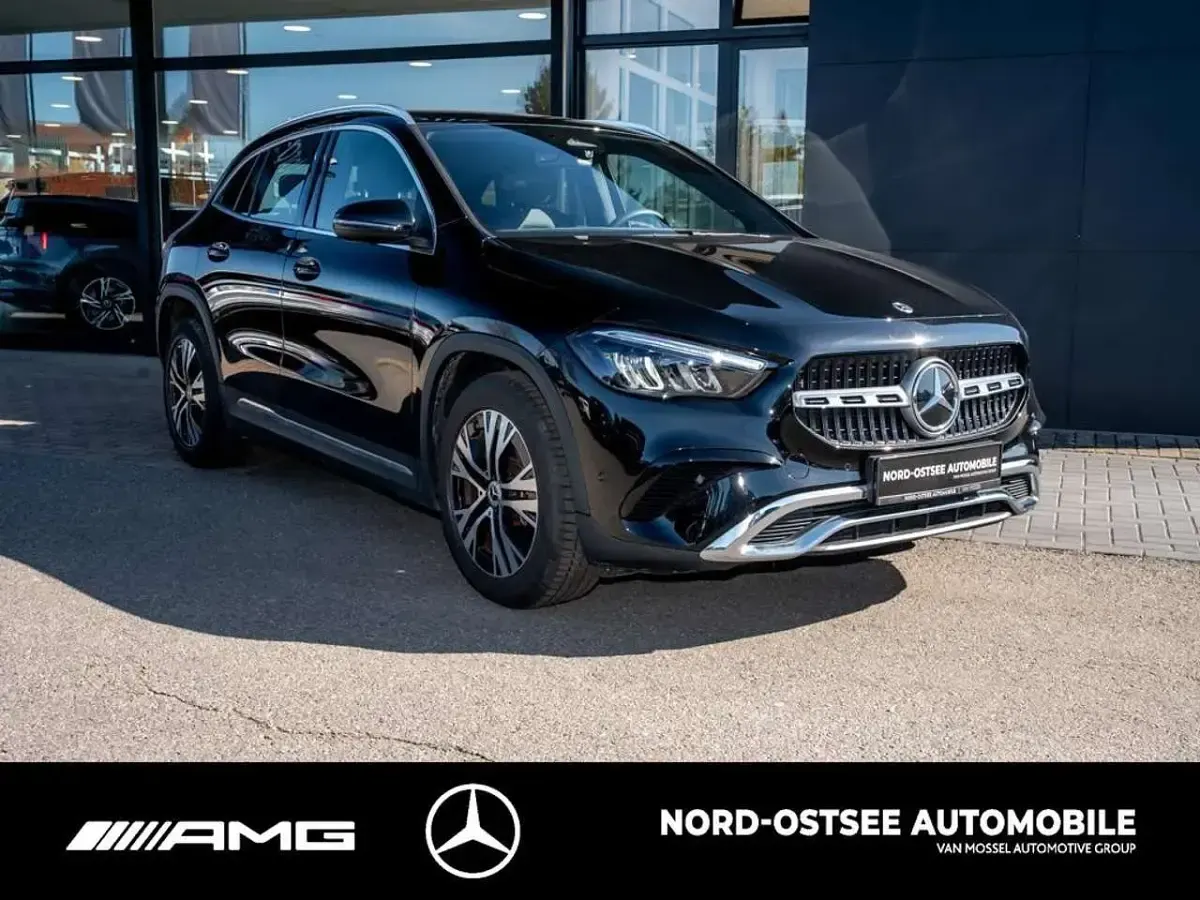 Gebraucht Mercedes GLA200 Progressive 150 PS (110 kW) 2025 Kosmosschwarz metallic SUV