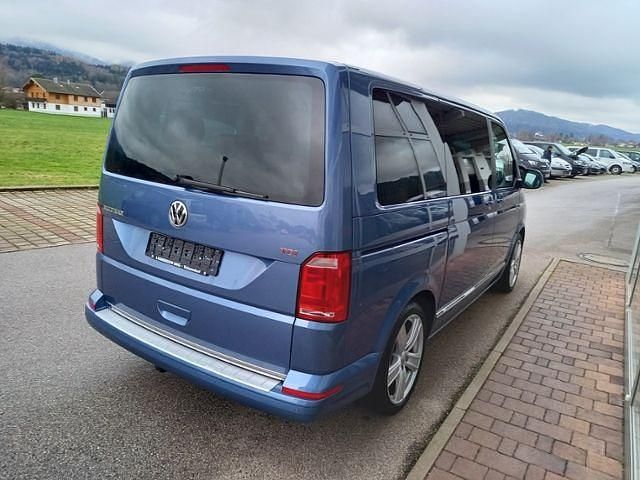 Gebraucht VW Multivan 204 PS (150 kW) 2017 Acapulcoblau Van