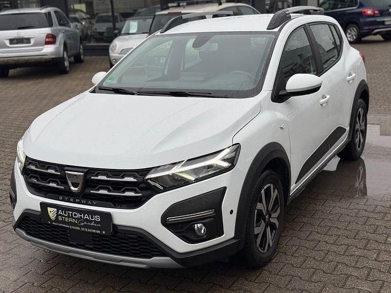 Weiß Gebraucht 2021 Dacia Sandero Comfort Limousine | 15.490 € (Etwas zu teuer) - Bild 1/4