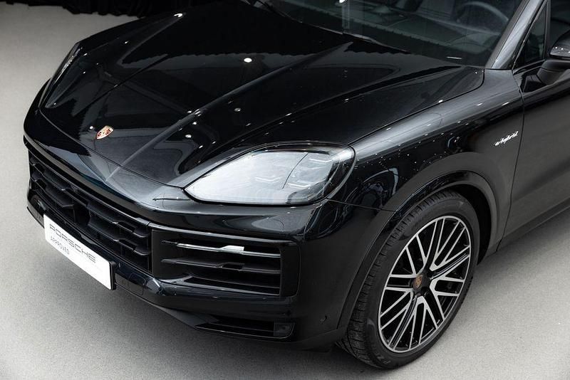 Gebraucht Porsche Cayenne 470 PS (345 kW) 2025 Schwarz SUV