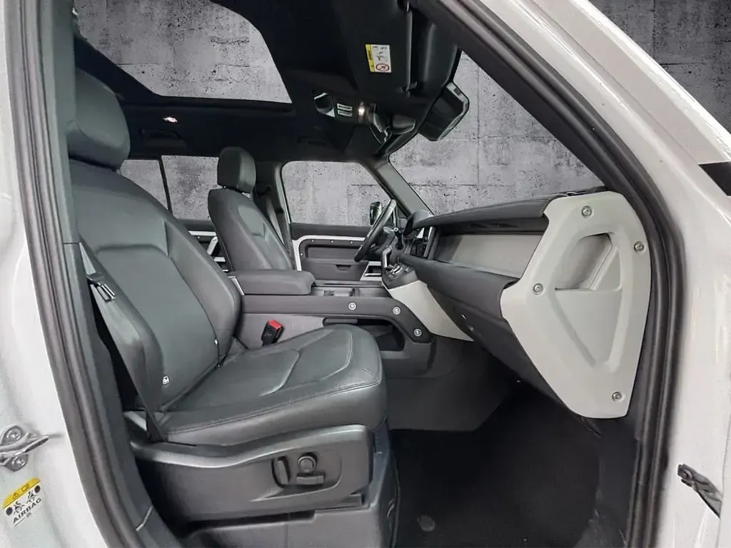 Gebraucht Land Rover Defender SE Dynamic 200 PS (147 kW) 2023 Fuji white SUV