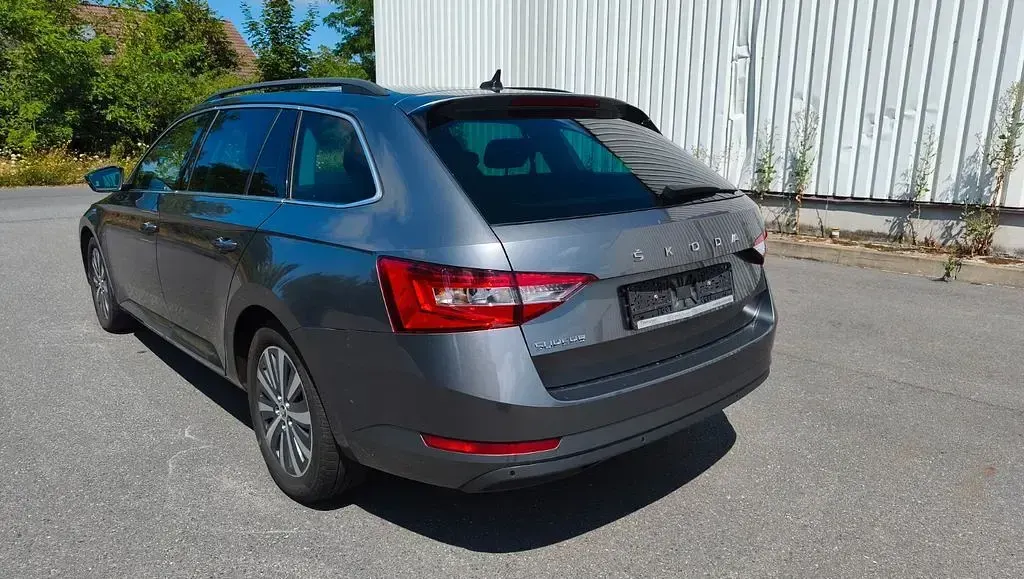 Gebraucht Skoda Superb 200 PS (147 kW) 2022 Grau Limousine