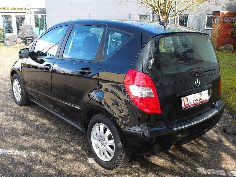 Gebraucht Mercedes A160 95 PS (69 kW) 2010 Schwarz Limousine
