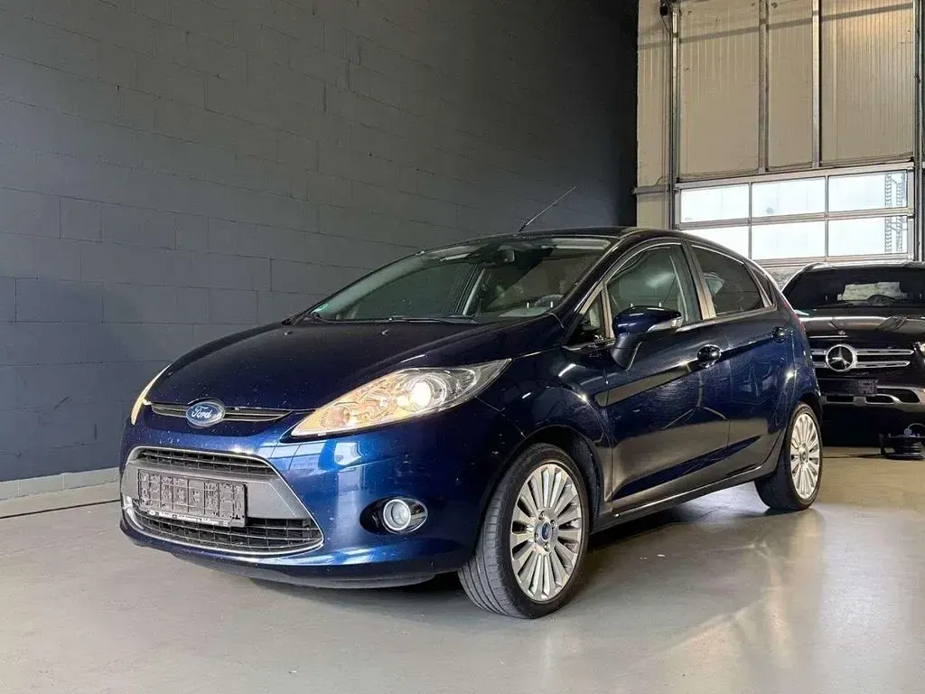 Gebraucht Ford Fiesta Titanium 97 PS (71 kW) 2011 Blau Limousine