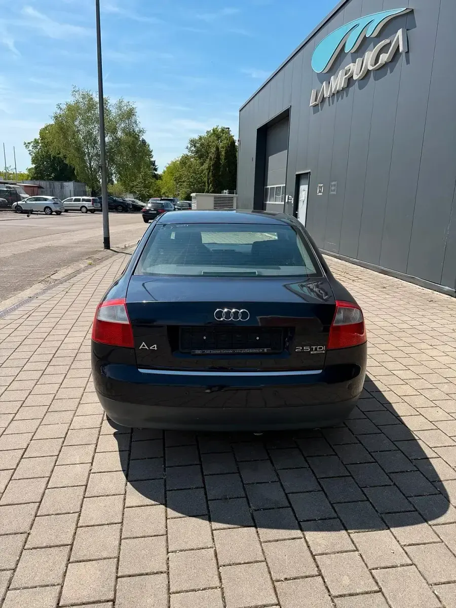 Gebraucht Audi A4 Comfort 179 PS (131 kW) 2001 Blau Limousine