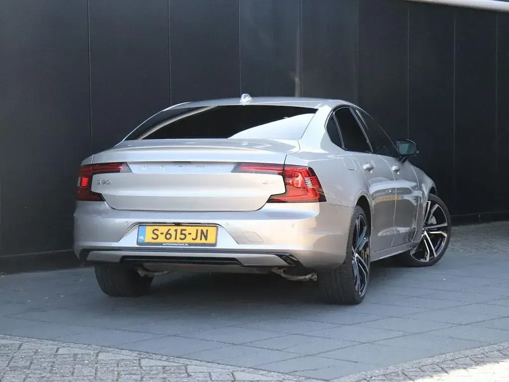 Usata Volvo S90 Ultimate 250 CV (183 kW) 2023 Grigio Berlina
