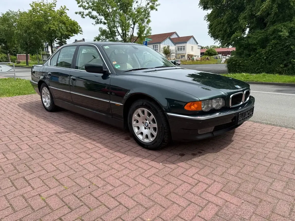 Gebraucht BMW 735 238 PS (175 kW) 2000 Grün Limousine