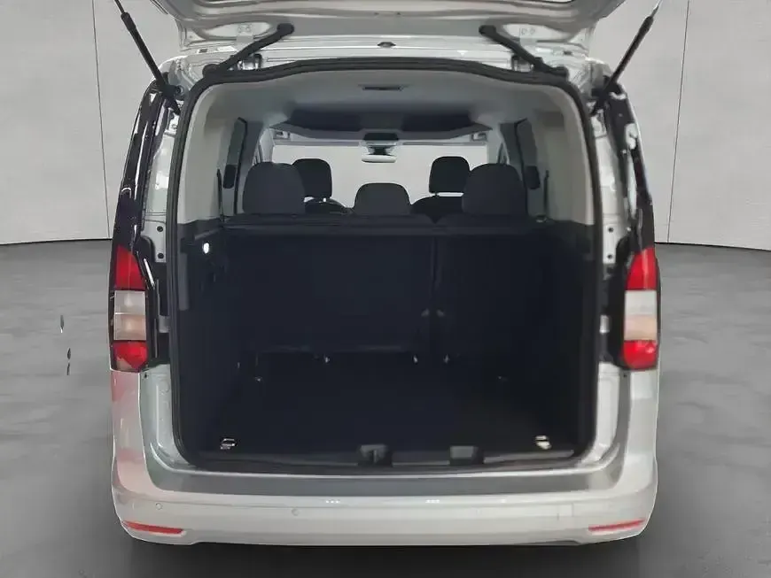 Neu Ford Tourneo Connect Titanium 122 PS (89 kW) 2025 Silber Van / Kleinbus