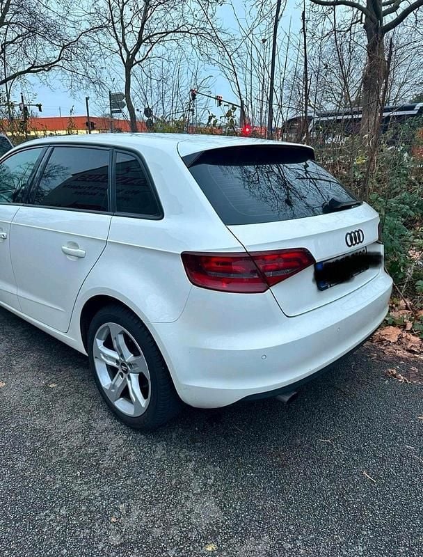 Gebraucht Audi A3 105 PS (77 kW) 2013 Weiß Kleinwagen