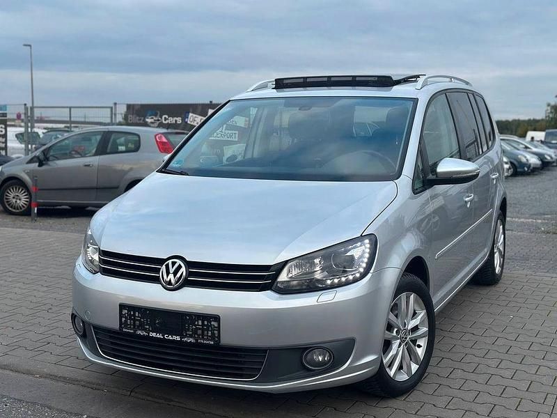 Silber Gebraucht 2014 VW Touran Highline Van / Kleinbus | 10.999 € (Fairer Preis) - Bild 1/4