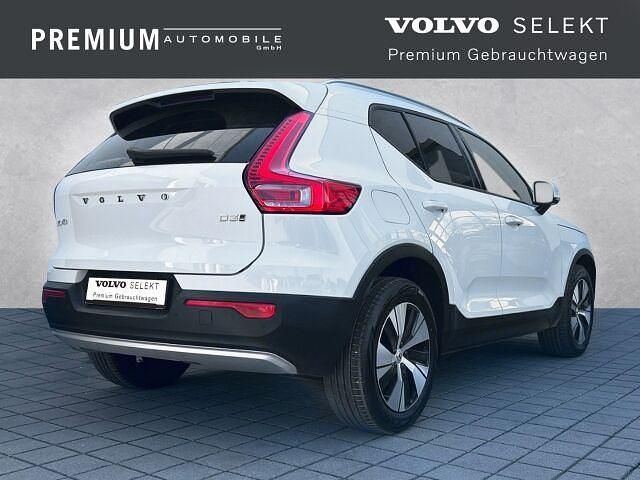 Gebraucht Volvo XC40 Momentum 150 PS (110 kW) 2020 Weiss SUV