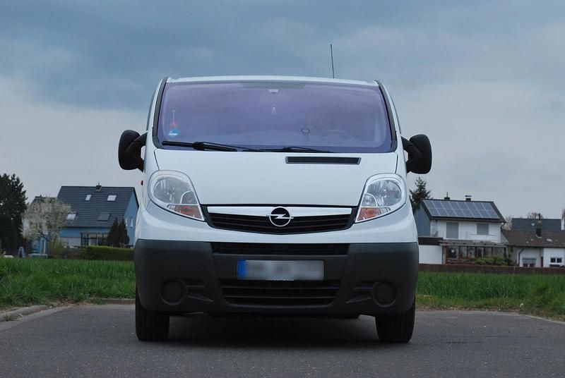 Gebraucht Opel Vivaro Cosmo 144 PS (105 kW) 2014 Weiß Van / Kleinbus