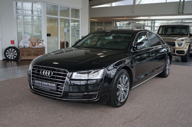 Blau Gebraucht 2018 Audi A8L Limousine | 139.950 € - Bild 1/4