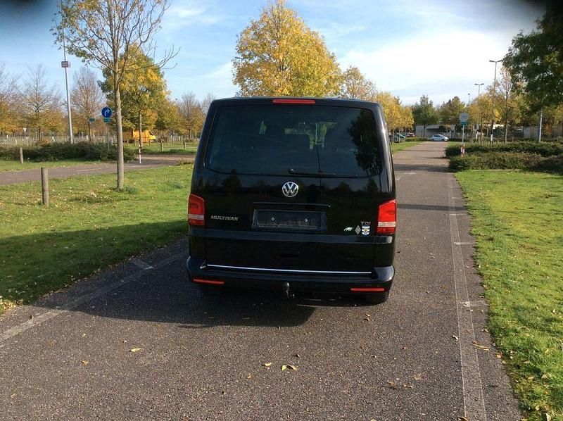 Second-hand VW T5 179 CP (131 kW) 2015 Negru Van