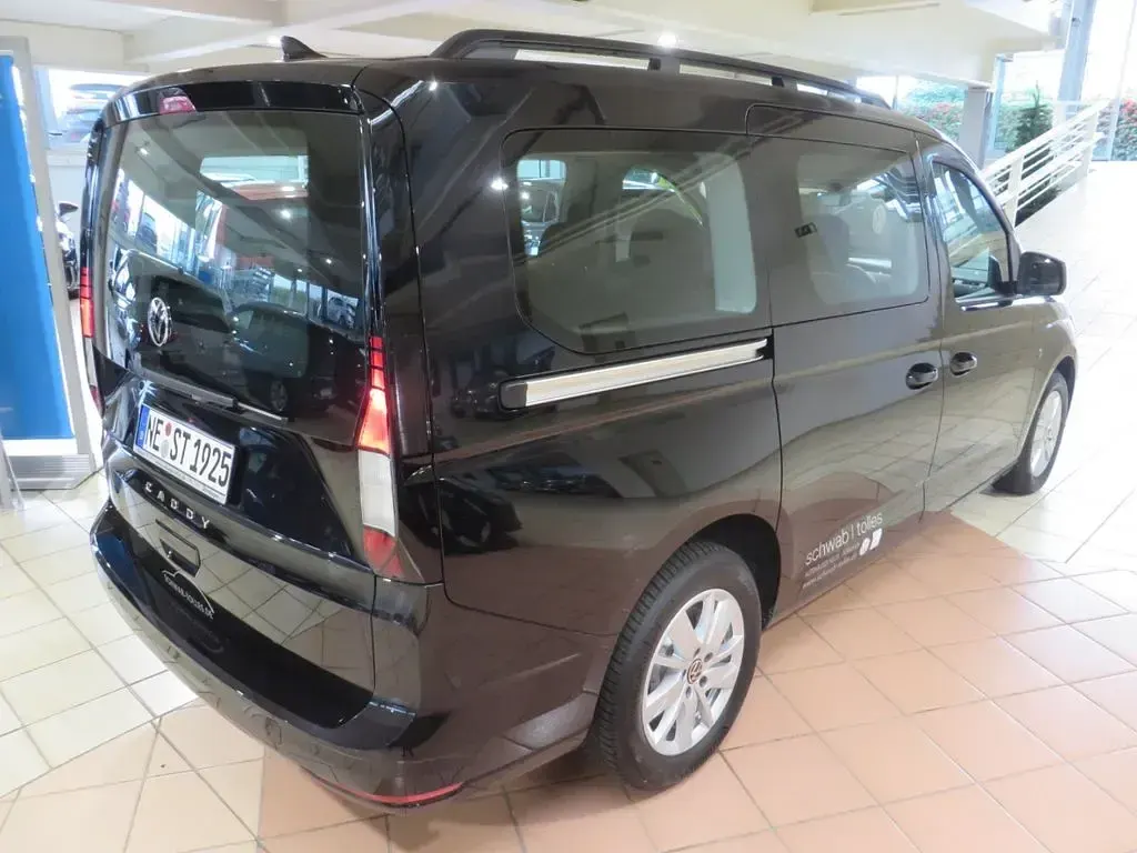 Gebraucht VW Caddy Maxi Life 122 PS (89 kW) 2025 Schwarz Van / Kleinbus