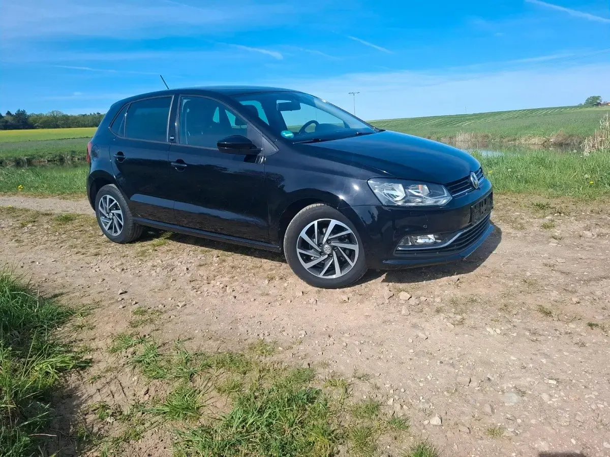 Gebraucht VW Polo Sound 90 PS (66 kW) 2017 Schwarz Kleinwagen