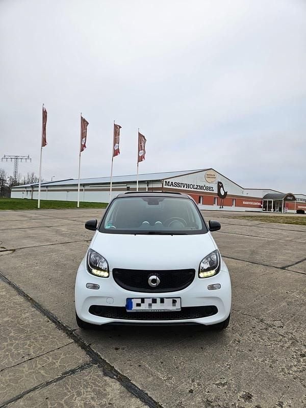 Gebraucht Smart ForFour Prime 70 PS (51 kW) 2015 Weiß Kleinwagen